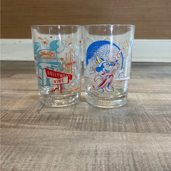 Set of Two Disney 25th Anniversary Glasses Epcot and Hollywood Studios - Picture 2 of 4